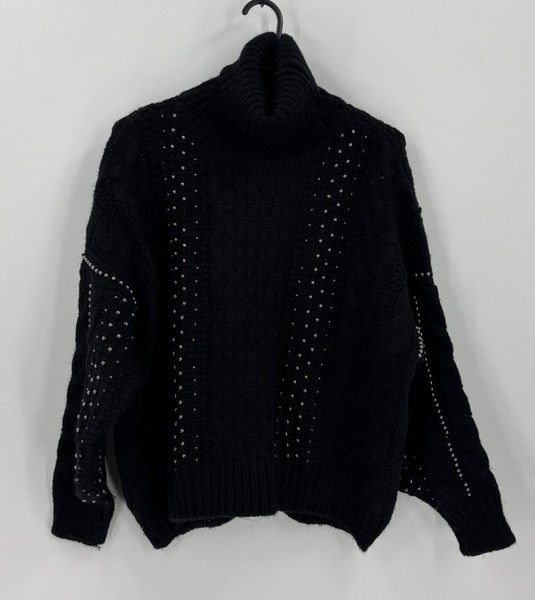 Sz M-L  black turtleneck sweater with beads