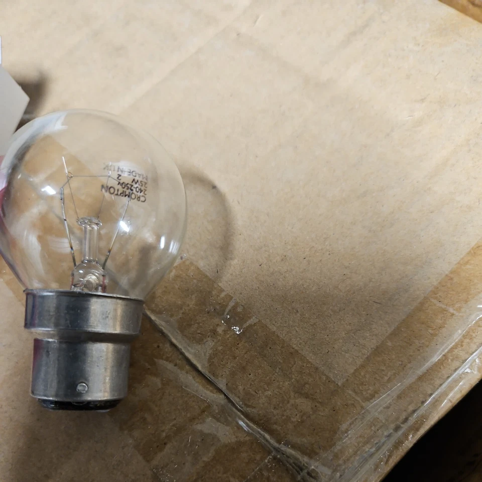 90x Crompton Light Bulb Round 25w 45mm dia BC-B22d 240v - Image 3 of 4