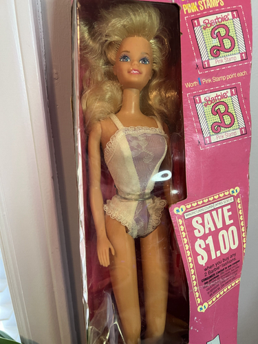 1990 Barbie Doll Fashion Play Vintage Mattel 96929 Original Box - Open box/wear - Picture 2 of 6