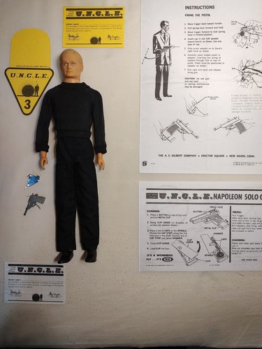Vtg1965 Gilbert 12" Illya Kuryakin w/repro box & extras - Picture 2 of 16