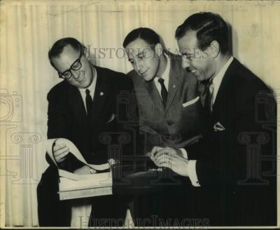 1965 Press Photo Leonard Miller, John Samuels Albert Forrest in New  York