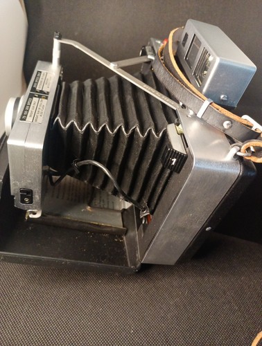 Vintage Polaroid Land Camera 240. - Picture 6 of 13