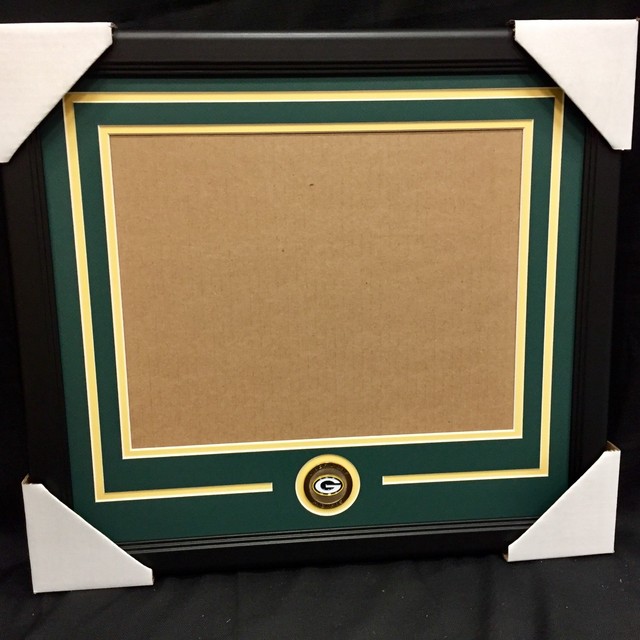 Green Bay Packers New 16 X 20 Photo Horizontal Team Medallion Frame Kit