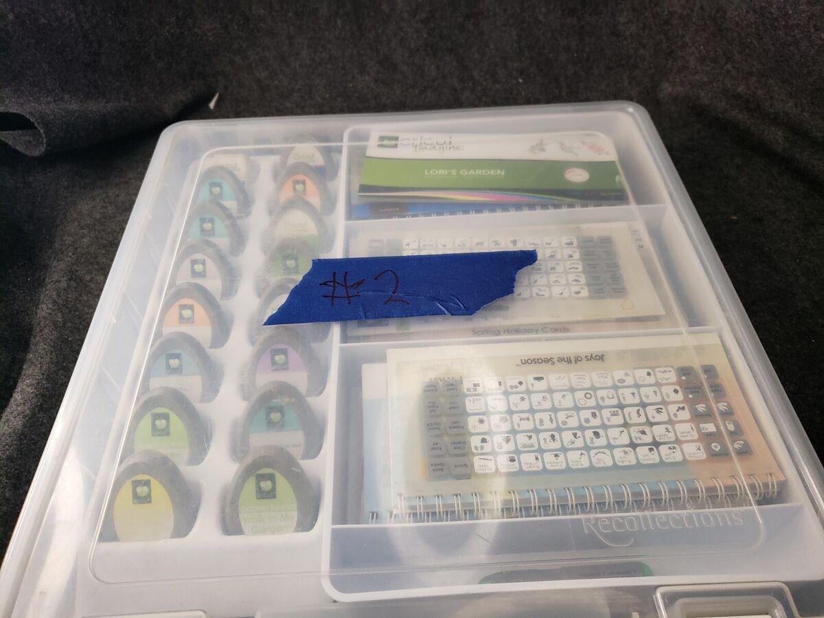 Cricut Cartridges Lot of 16 with Plastic ArtBin Storage Case