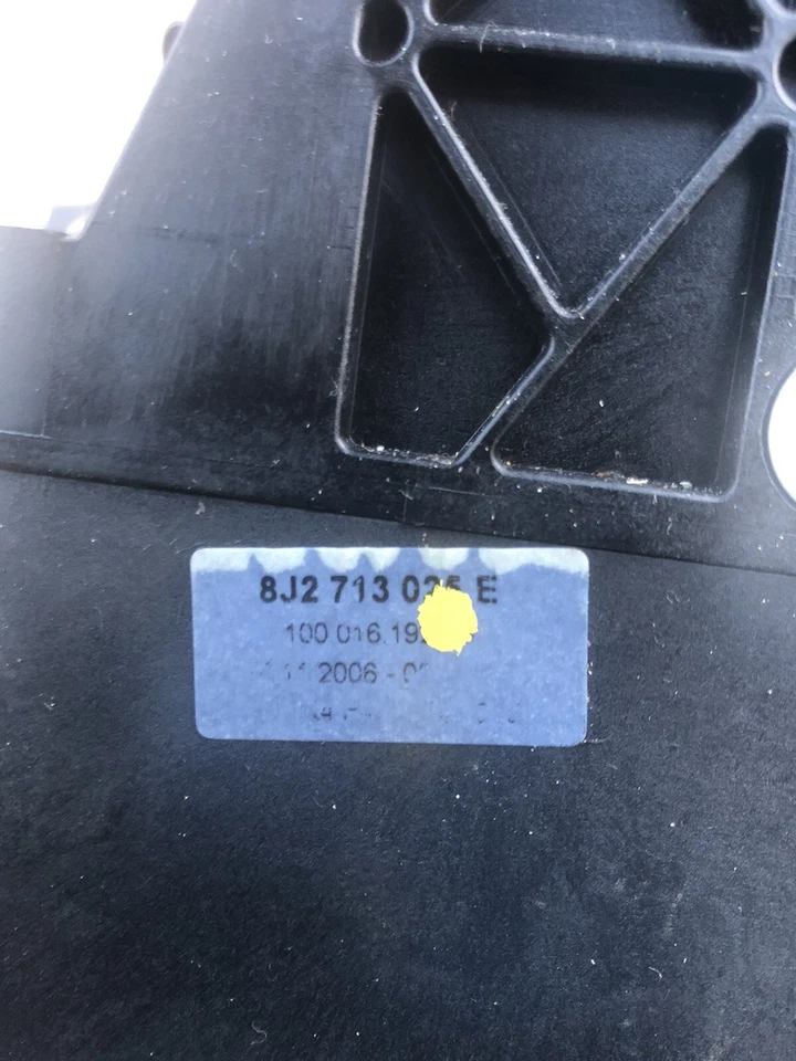 AUDI TT MK2 GEAR SELECTOR DSG AUTOMATIC WITH CABLE 2.0 TFSI 8J2713025E 2006 FWD - Image 4 of 4