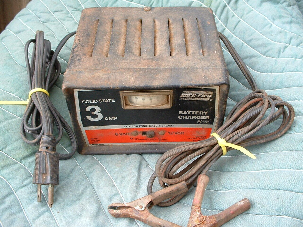 Vintage Schumacher Sure Fire 3 Amp 6 & 12 Volt Battery Charger WS