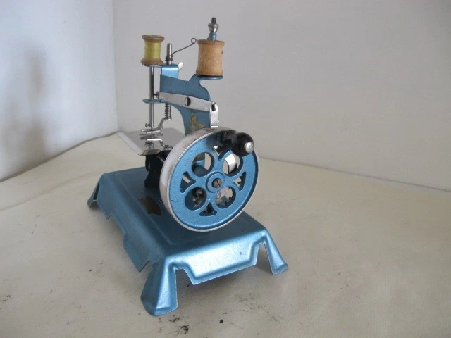 JOUET  ANCIEN MACHINE A COUDRE BABY. - Photo 2/4