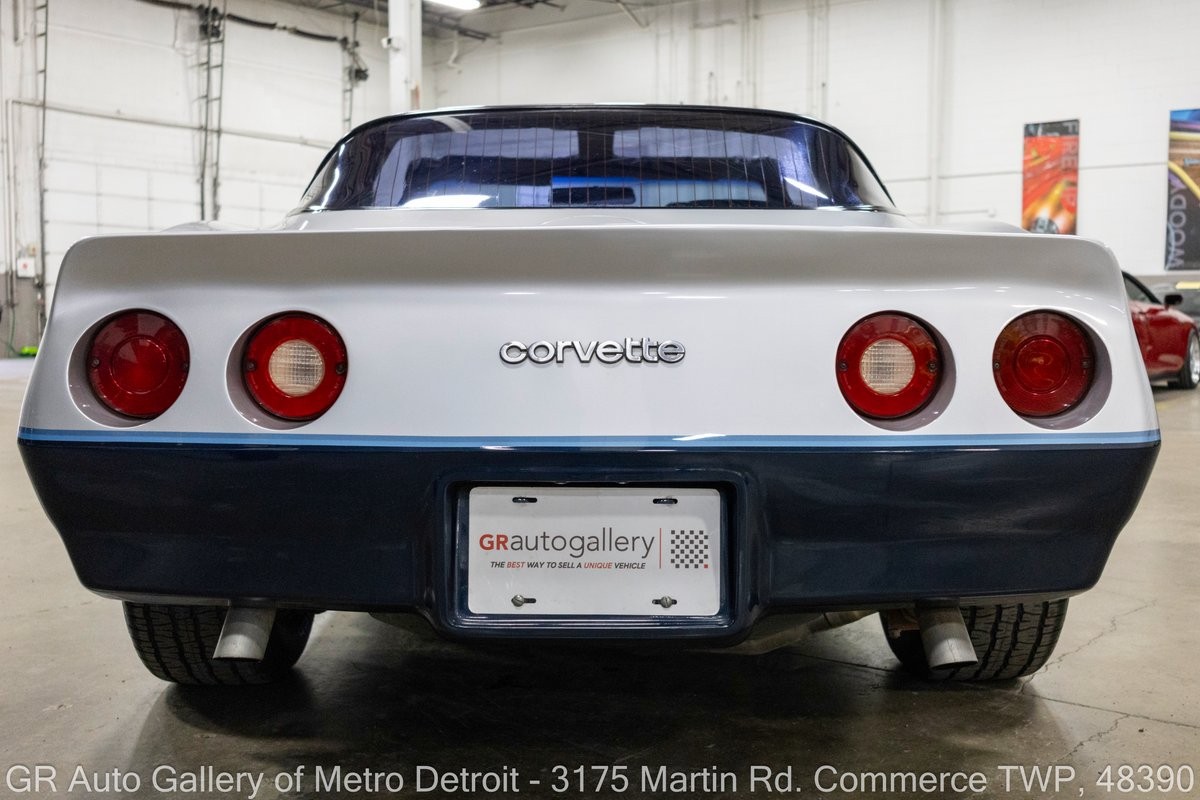 1981 Silver and Blue Chevrolet Corvette   | C3 Corvette Photo 7