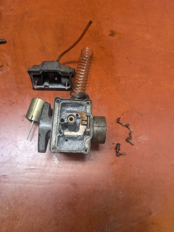 1970 YAMAHA DT1 Carburetor 214 E4 - Image 2 of 4