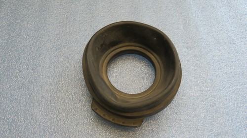 BMW E46 - Scheinwerfer Abdeckung Gummi / Headlight Bulb Cover / 1300591242 BOSCH