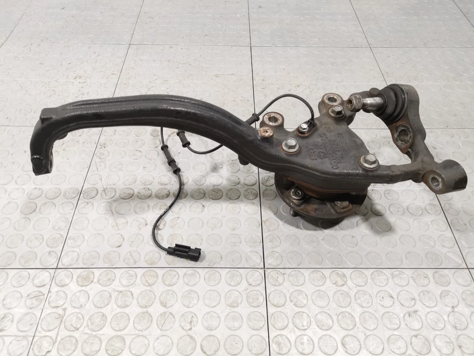 Dodge Charger 6.4 Auto R/T Scat Pack 2018 eje delantero derecho buje de nudillos OEM Foto 2 de 4