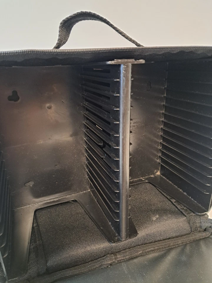 Case it BMI CD Black Vinyl Storage Carrying Case Bag 30 CD's W/ Strap Zipper - Изображение 4 из 4