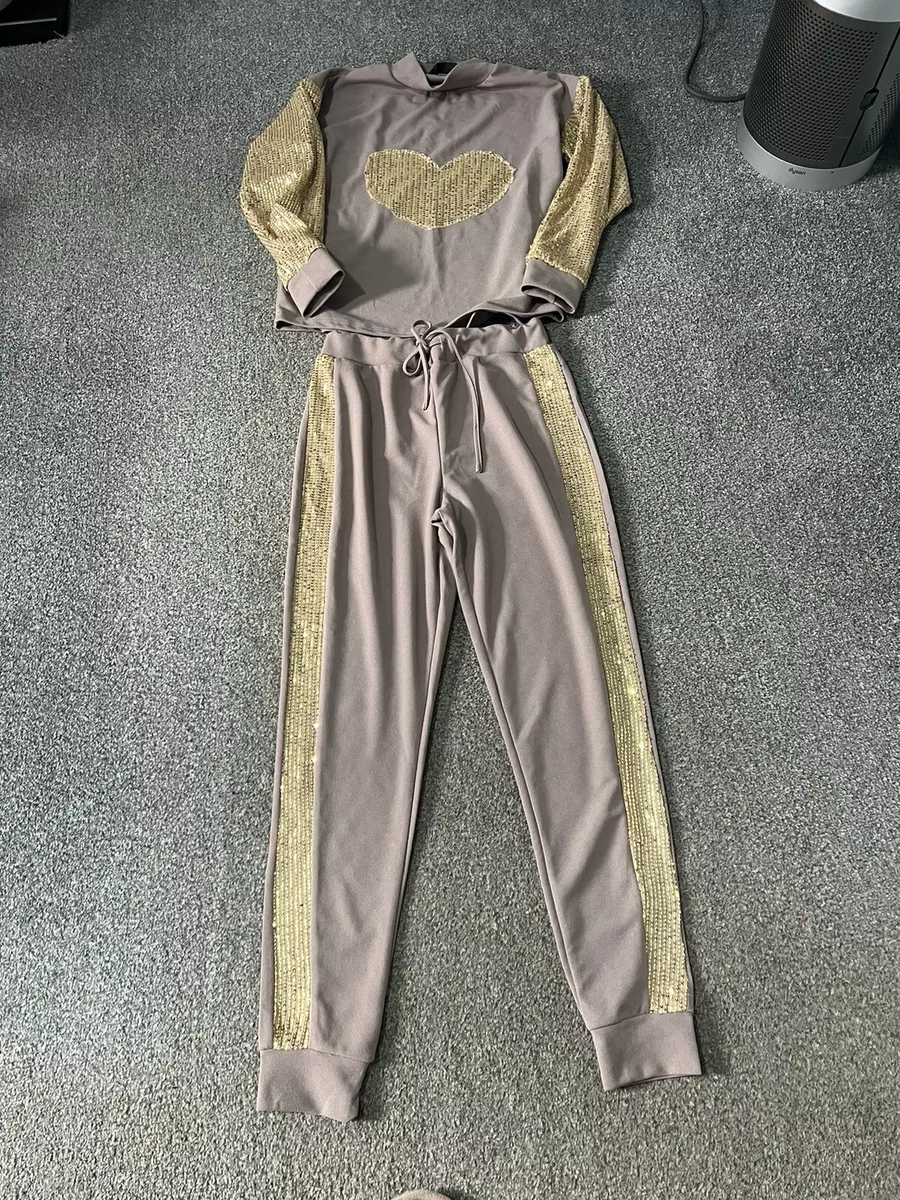 Chic tracksuit shop