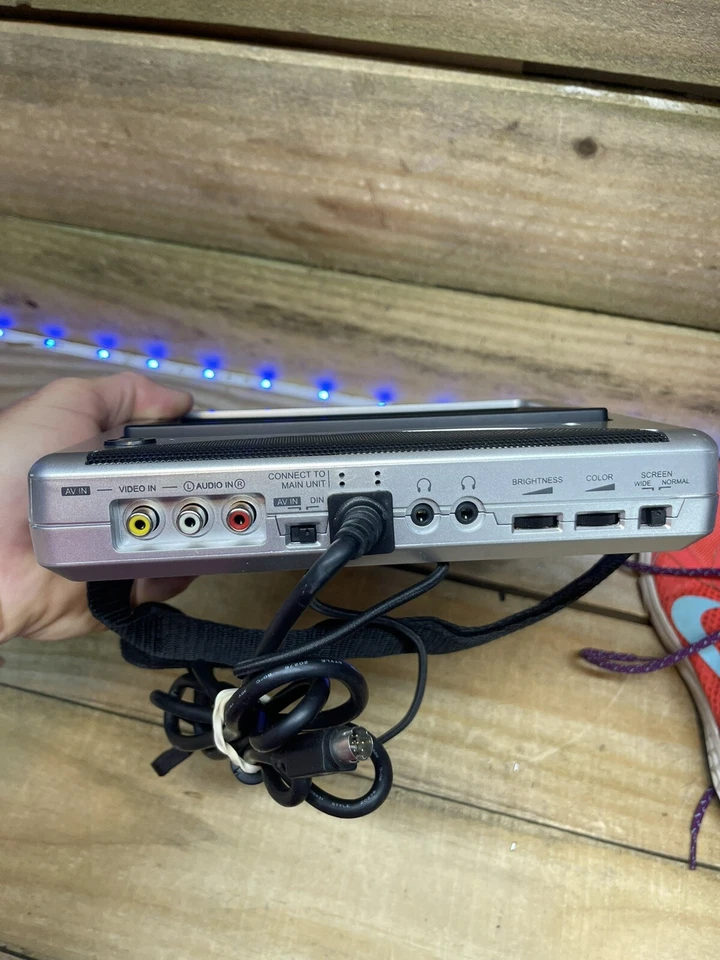 Durabrand PVS-1970 便携式 DVD 播放器 双屏更换部件 — 第 2/4 张图片