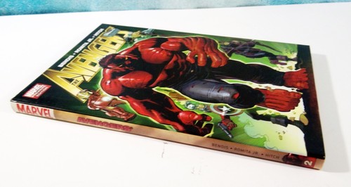 Marvel Premiere Edition Avengers Bendis Romita Jr. Volume 2 NM 9.4 TPB Hardcover - Bild 3 von 4