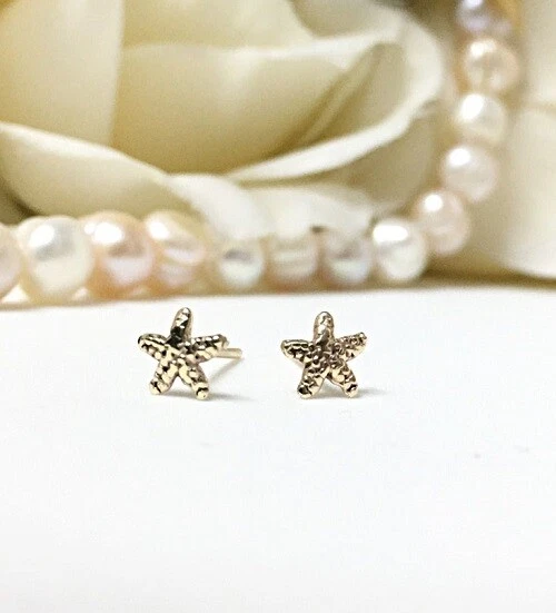 Gold starfish deals stud earrings