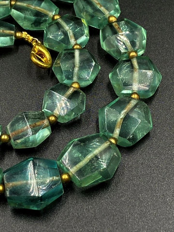 Antiguo collar de cuentas de vidrio de joyería del sudeste asiático vintage de comercio antiguo Foto 3 de 4