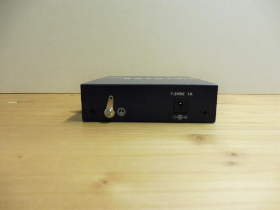 NetGear FS 105 Switch 100 Mbit/Sekunde unverwalteter Ethernet Switch mit 5 Ports - Bild 3 von 4