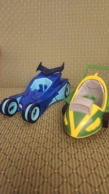 Lot Of 2 Pj Masks Toy Cars, Gekko Mobile & Cat Mobile That Holds 3 Characters