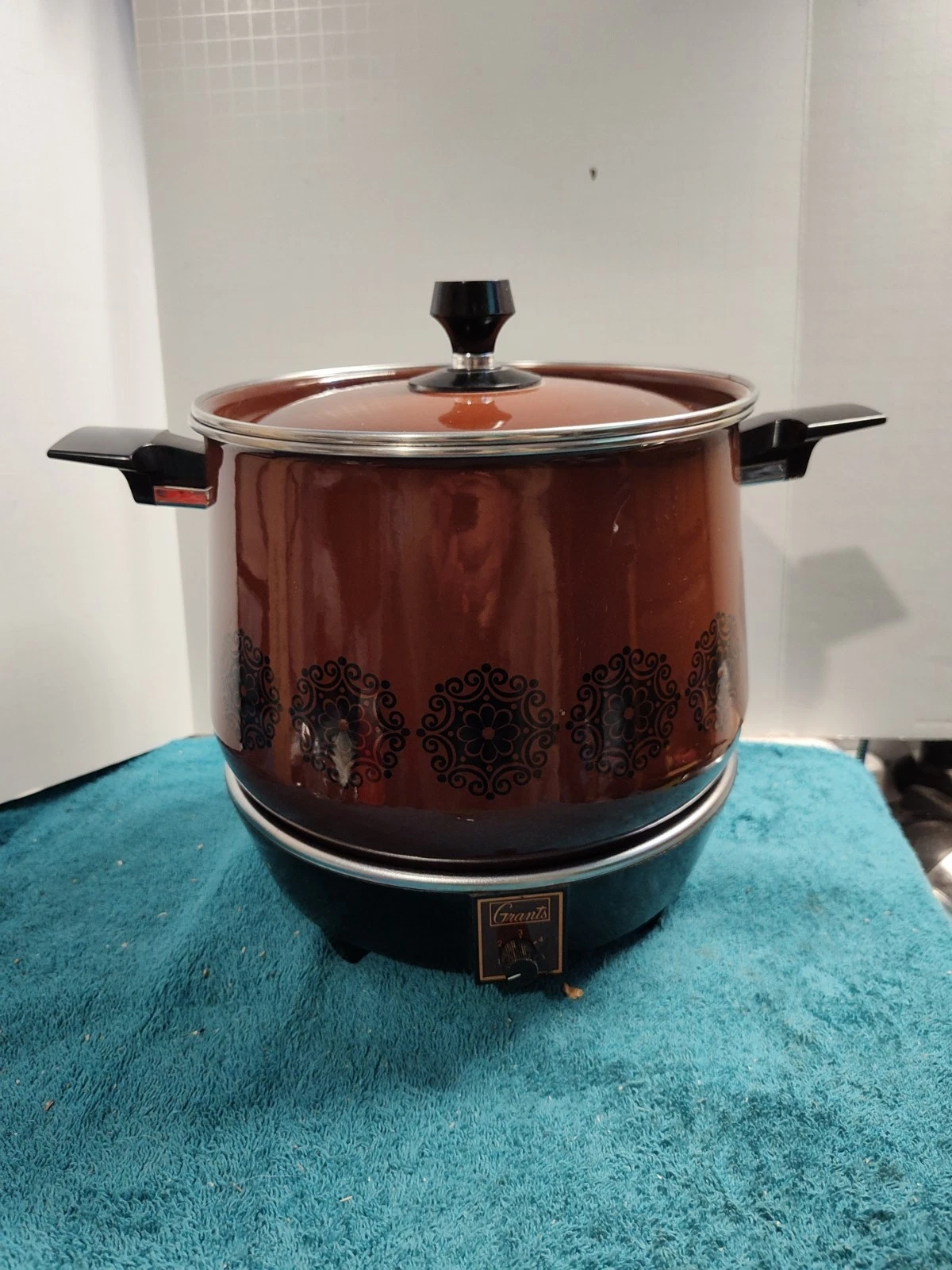 Vintage Grant's Brown (West Bend) 6 qt Enamel Slow Cooker Crock Pot - works well