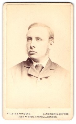 Photograph Hills & Saunders, Cambridge, Kings's Parade, Portrait Man in Suit  