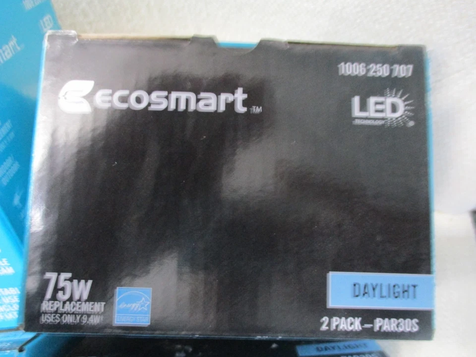 4 EcoSmart Two Packs 9.4W 75W Equivalent Light Bulbs PAR30S Dimmable Flood LED - Image 3 of 4