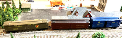 3 HO Scale Railway Express Cars (2 Reefers - GN & PRR, 1 Box Car - B&O)