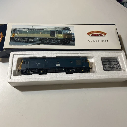 Bachmann 32-410 Class 25/2 Diesel Locomotive 25087 BR Blue. Boxed. Mint.