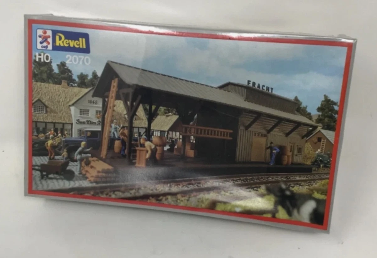 Revell 05231 - Queen Mary 2 online bestellen | MÜLLER