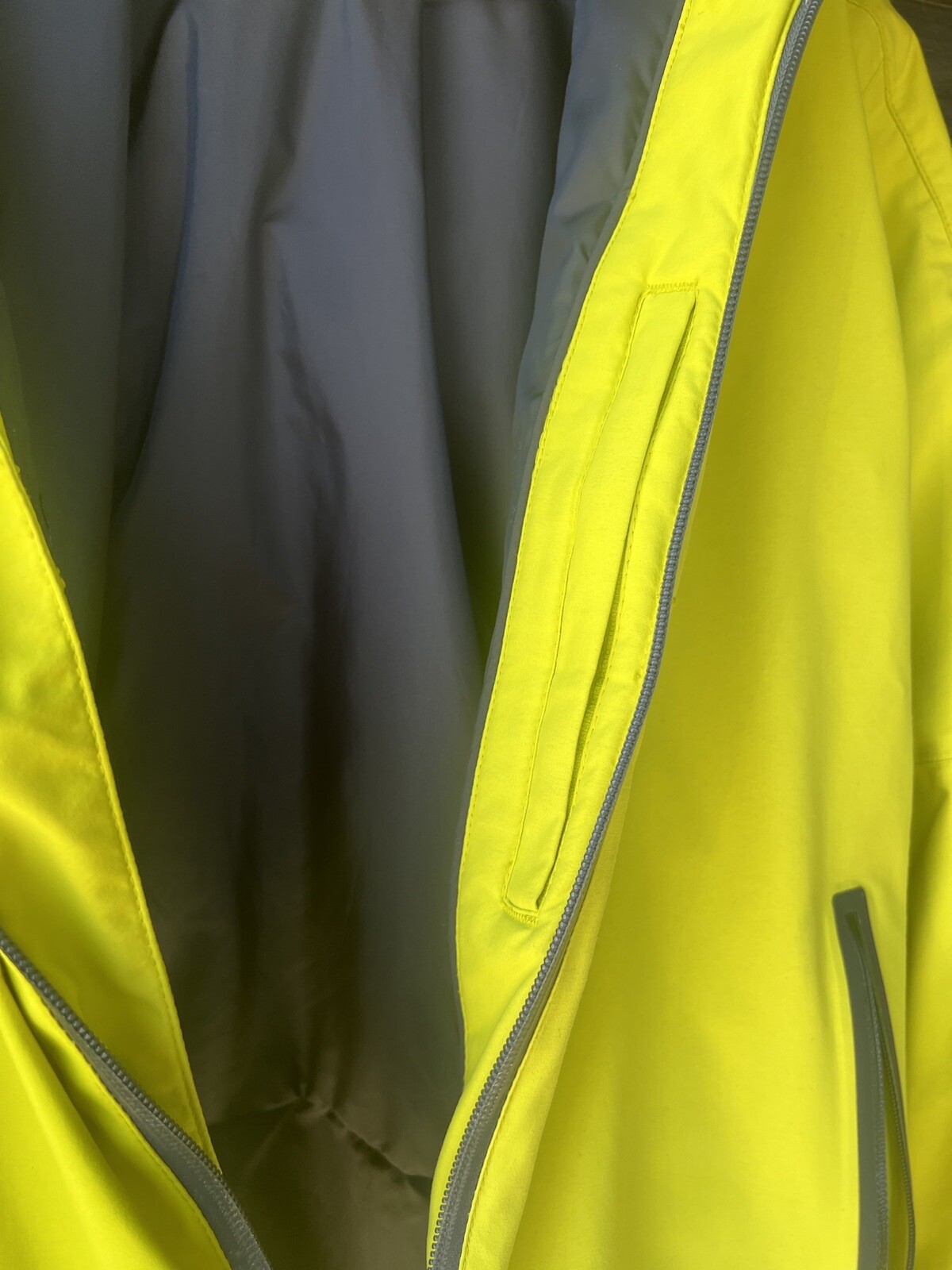 NICE Helly Hansen Performance Ski Jacket size Sma… - image 16