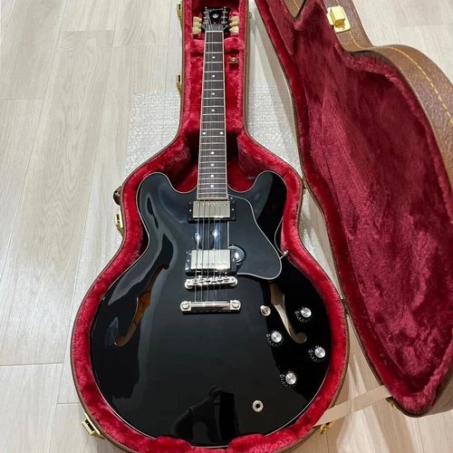 Gibson ES-335 Vintage Ebony 3.50kg Semi-Hollow From JAPAN