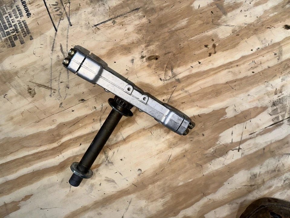 2000 Ducati 750SS 900SS Super Sport Lower Triple Tree Steering Stem Clamp Mount - Image 3 of 4