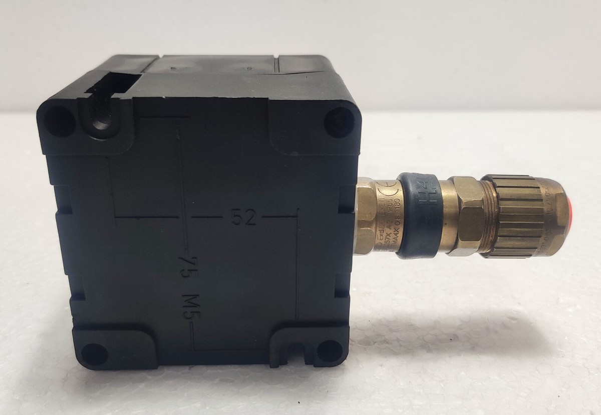geba Aufputz 3-fach Drucktaster im Metallgehäuse Typ: GDT-3 - , Ihr Online-Shop geba Aufputz 3-fach Drucktaster im Metallgehäuse Typ: GDT-3 - , Ihr Online-Shop