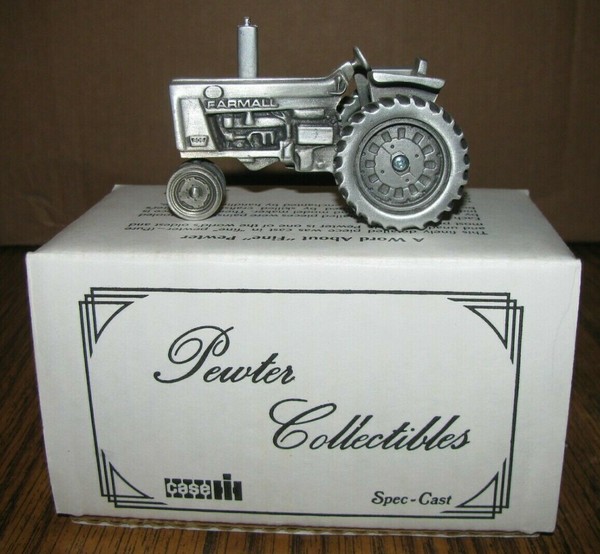 IH Farmall 806 Tractor Pewter Toy 143 Spec Cast Collectible ZJD27 Lt