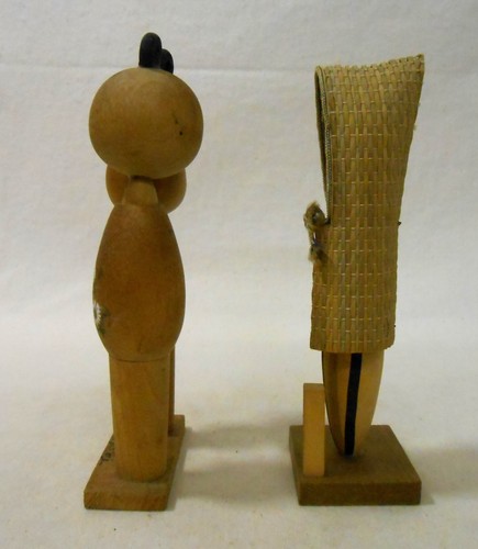 Juego de 2 muñecas Kokeshi de madera japonesas vintage/dunas de arena de recuerdo Tottori - Imagen 2 de 8