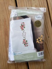 Design Works Crafts Tobin, 20" x 30" Stamped Pillowcases Embroidery, Love... B11