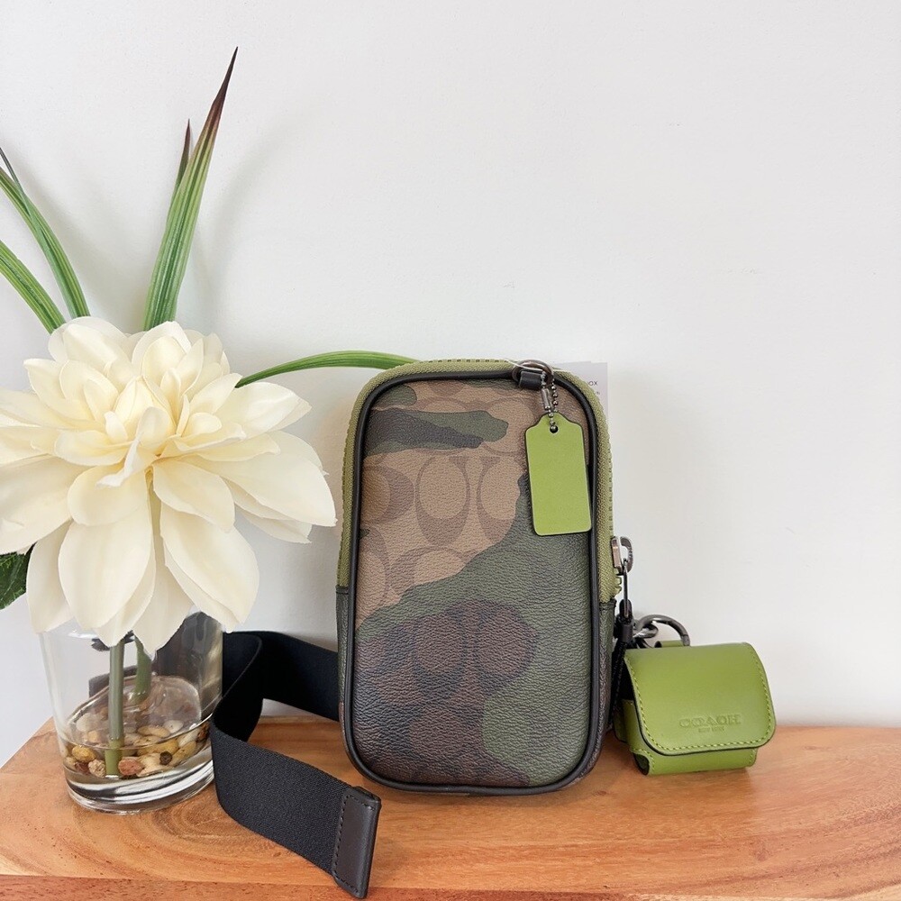 NWT Coach Multifunction Phone Pack In Signature Canvas With Camo