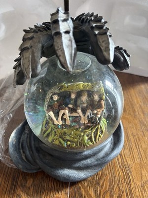 NECA The Lord of the Rings Hobbits in Hiding Boxed Snow Globe