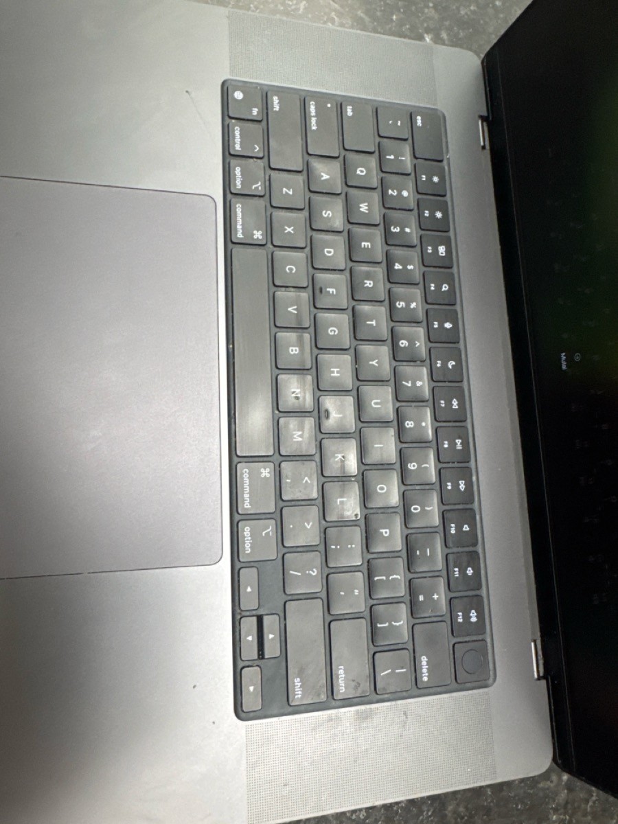 Apple MacBook Pro 16'' Apple M3 Pro 512GB SSD 18GB RAM