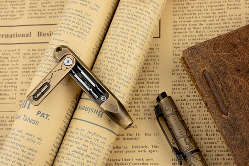 Otacle D1 Cracked Brass Small EDC Multi Bit Pocket Screwdriver, 8 in 1 Mini Prec - Picture 8 of 12