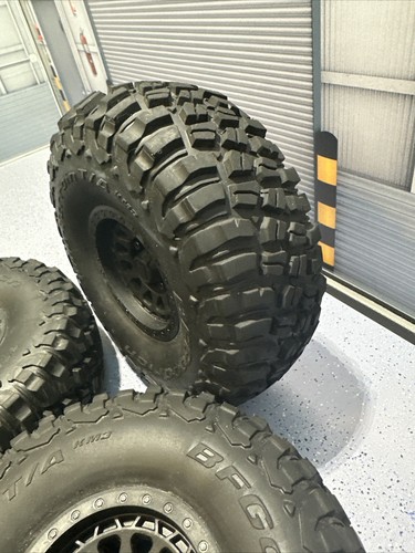 AXIAL SCX6 Jeep Wrangler Tires 17mm Hex Wheels w/ Caps - Picture 10 of 24