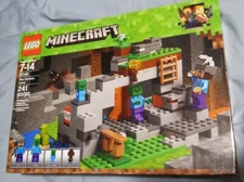 NEW LEGO 21141 MINECRAFT The Zombie Cave 21141 241 Pcs BRAND NEW Kid Toy Blocks