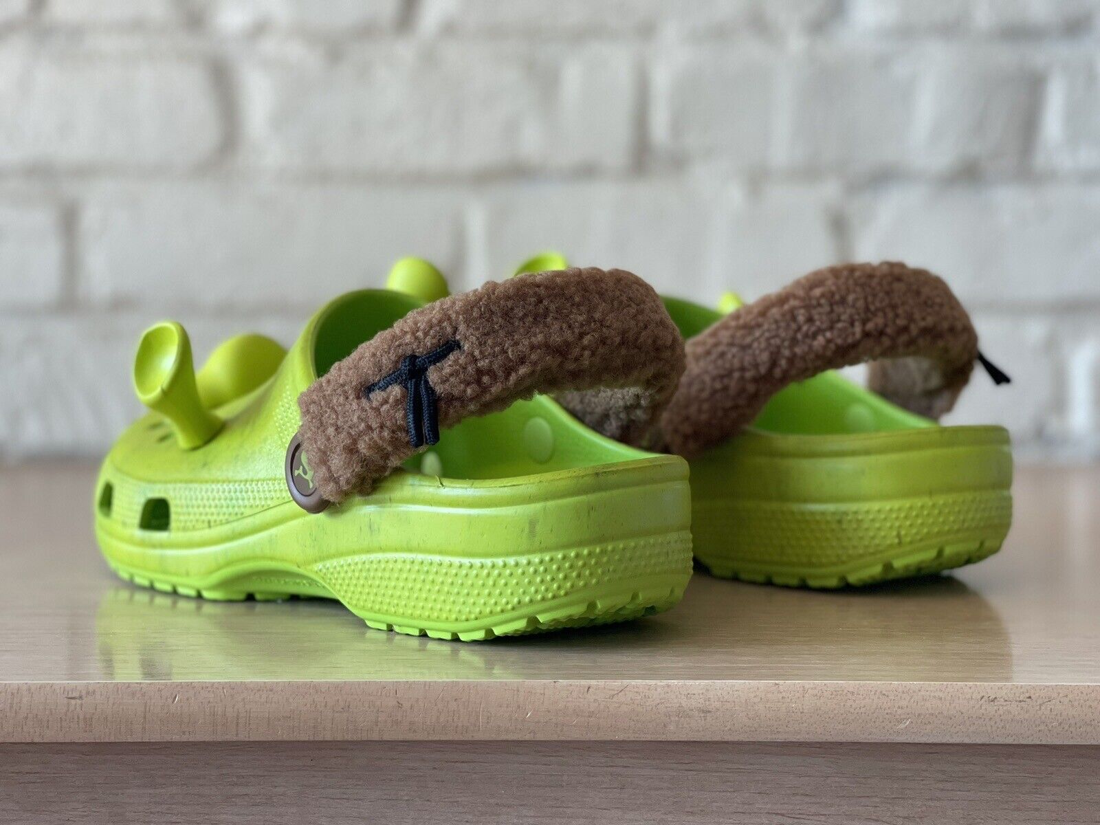 Crocs+Dreamworks+Shrek+Clog+Size+4+Men%E2%80%99s+6+Women%E2%80%99s for sale  online