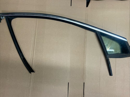 VAUXHALL ASTRA K Small 1/4. Window Glass. Right Side Front 2018 - 2018. Vent - Picture 2 of 8