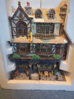 Lemax Essex Street Facade Wesley Pub Boxed And Excellent Condition SKU 45099