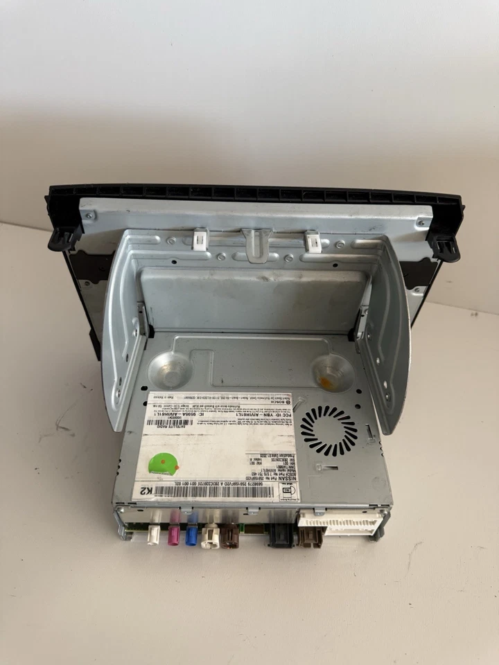 2019-2021 Nissan Titan Head Radio 9" Display Screen 25915-9FV2D OEM 4476 - Image 4 of 4