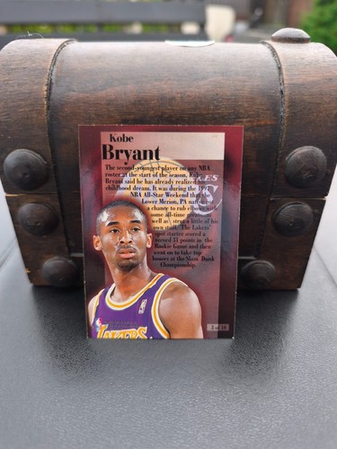 1997-98 Fleer Rookie Rewind KOBE BRYANT #3 of 10 NBA Trading Card - Bild 2 von 2