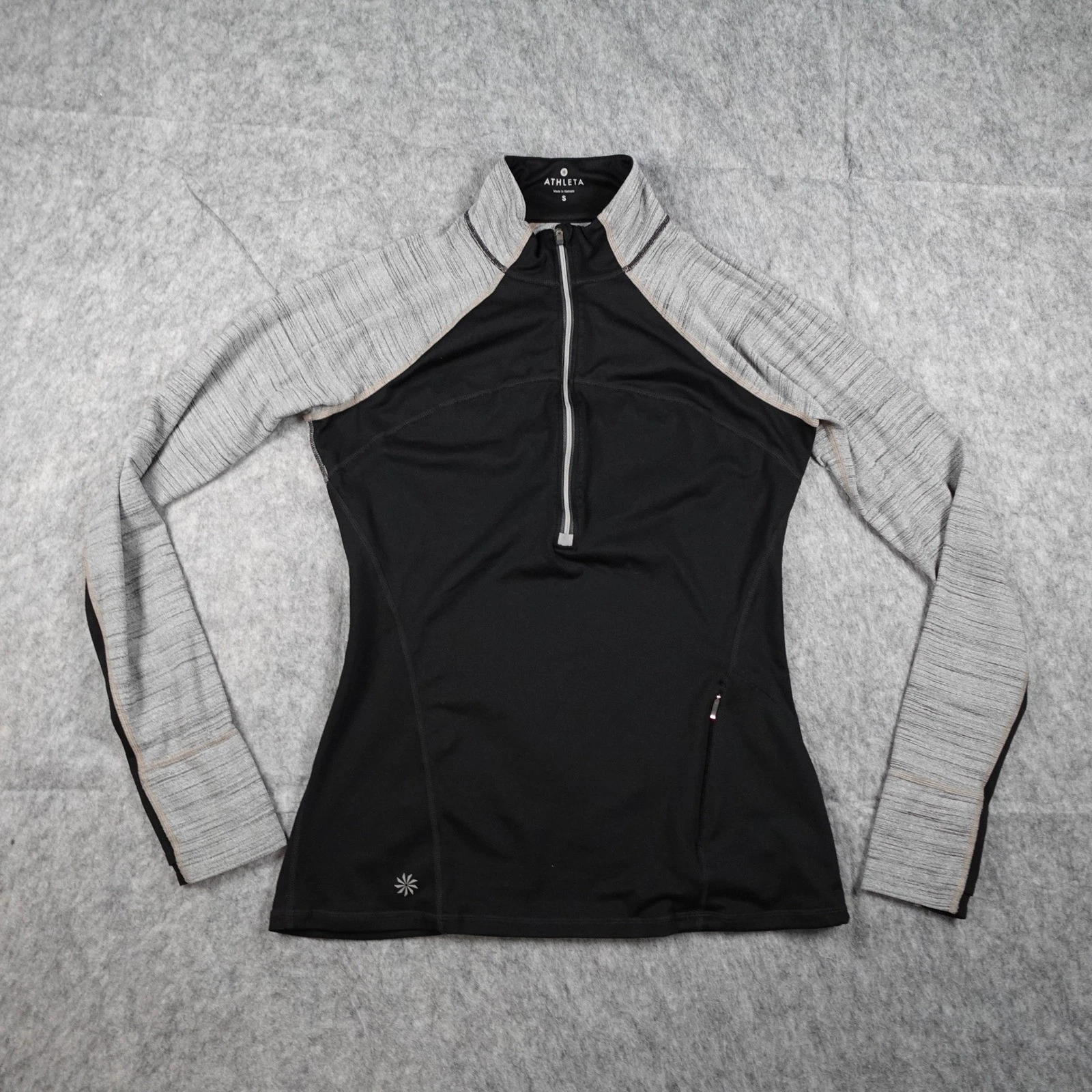 Athleta Top Women Small Black Gray Running Wild Half Zip Pullover Raglan Sleeve