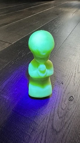 FENTON GREEN CUSTARD URANIUM GLASS PRAYING BOY FIGURE