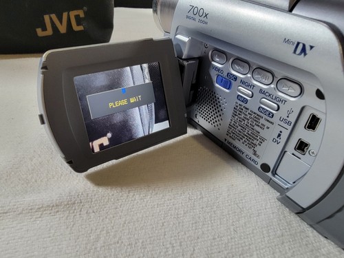 JVC GR-D70U 700x MiniDV Digital Video Camcorder, Bundle - Picture 8 of 11